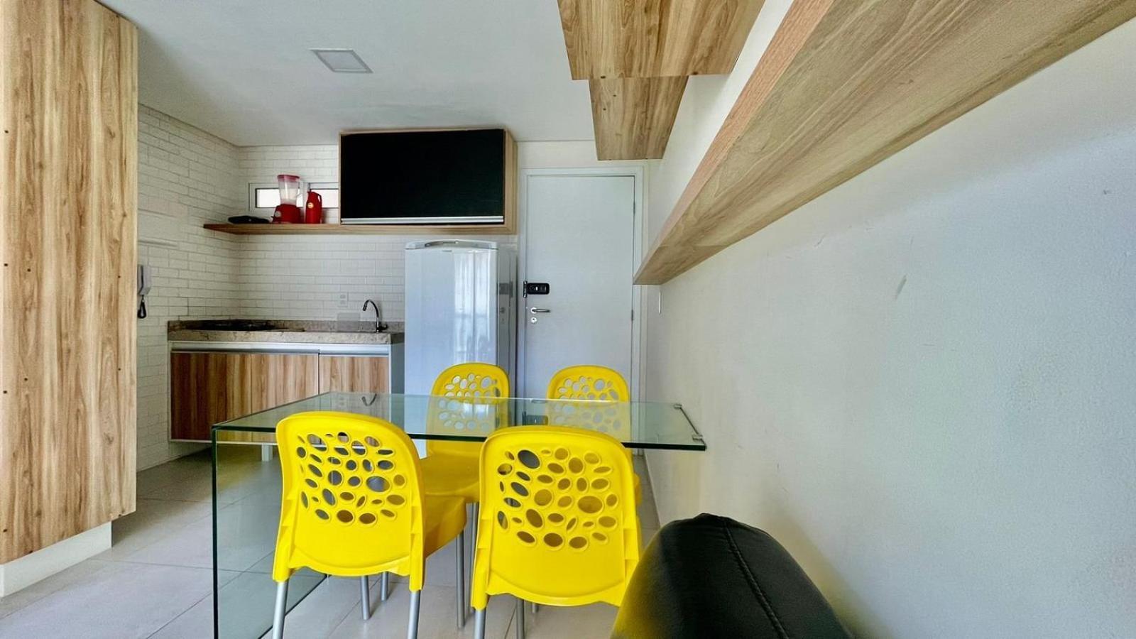 Flats A 50M Da Praia De Порту-де-Галиньяш Экстерьер фото
